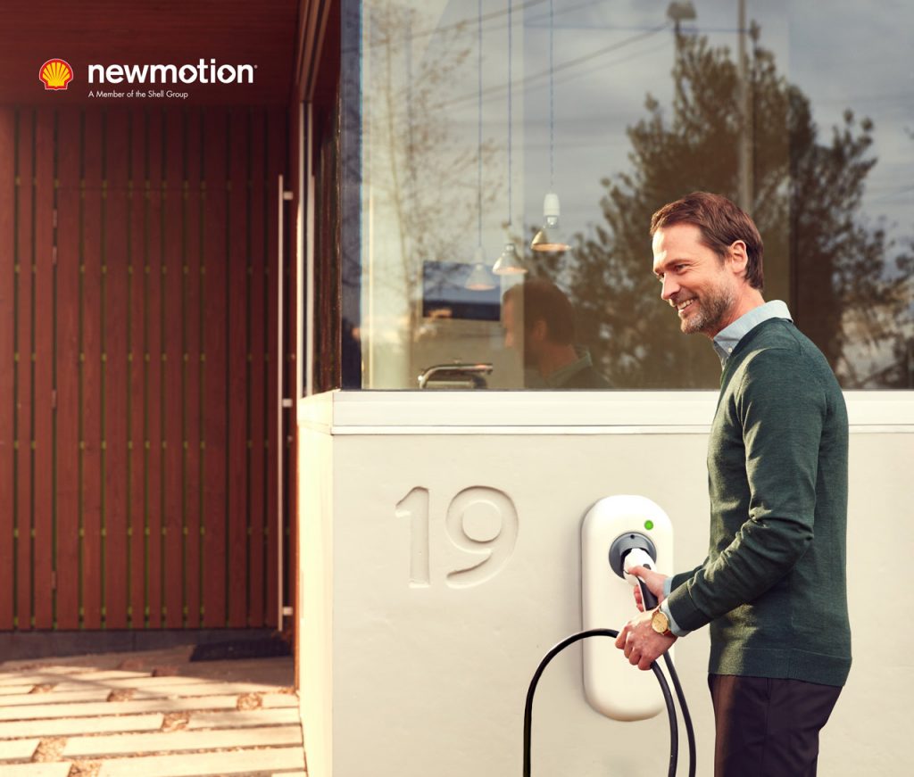Machen Sie Ihr Unternehmen mit modernen Ladelösungen von newmotion zukunftsfähig - Autohaus Schouren
