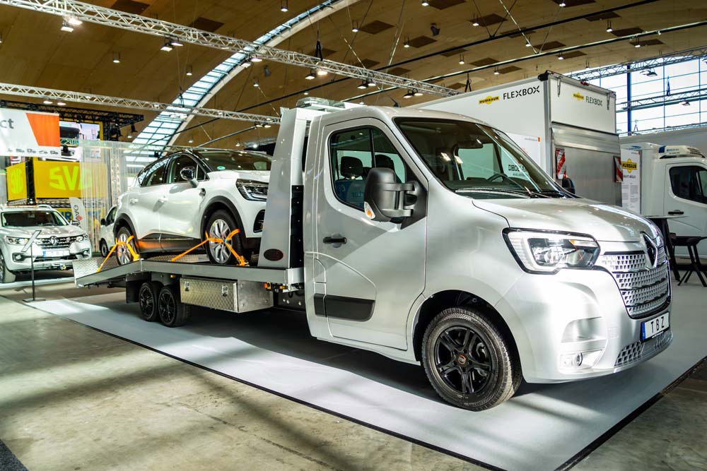 Autotransporter und Abschleppwagen kaufen Autohaus Schouren