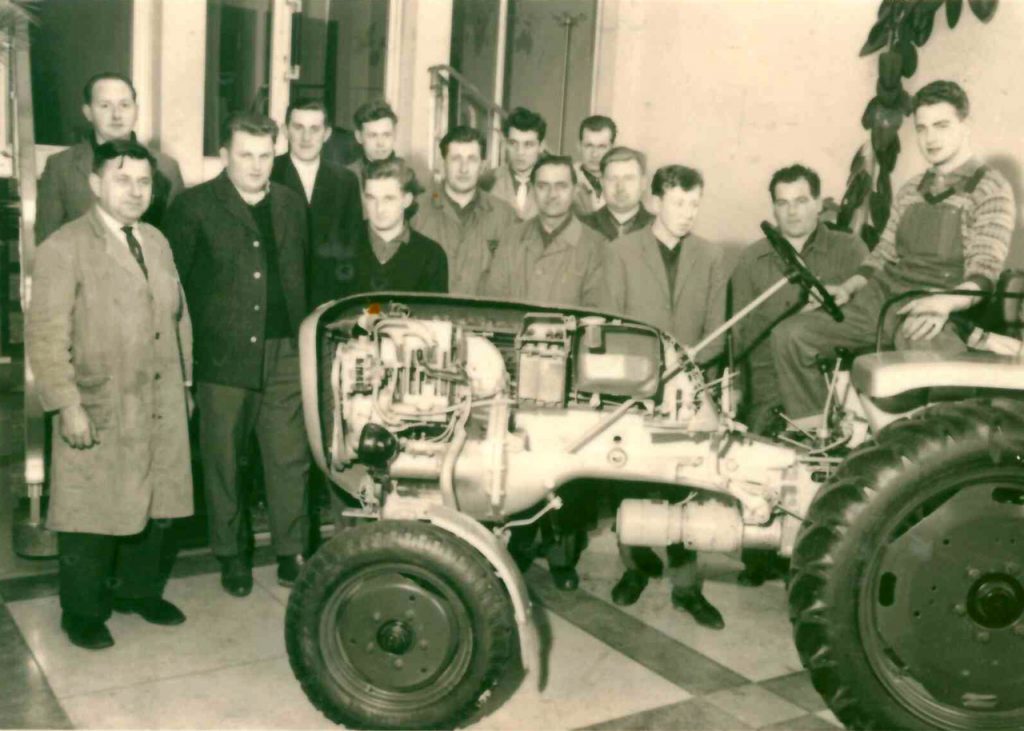 Josef Schouren übernimmt Landmaschinenbetrieb von Vater Wilhelm / Karriere