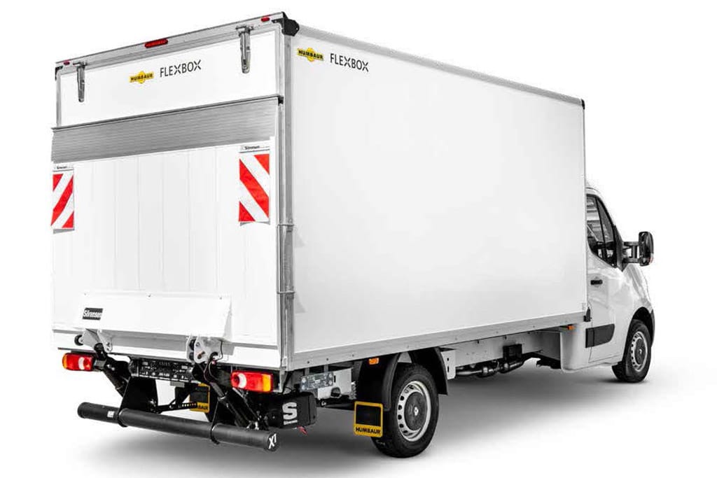 Renault Master mit Humbaur Flexbox Kofferaufbau Heckansicht