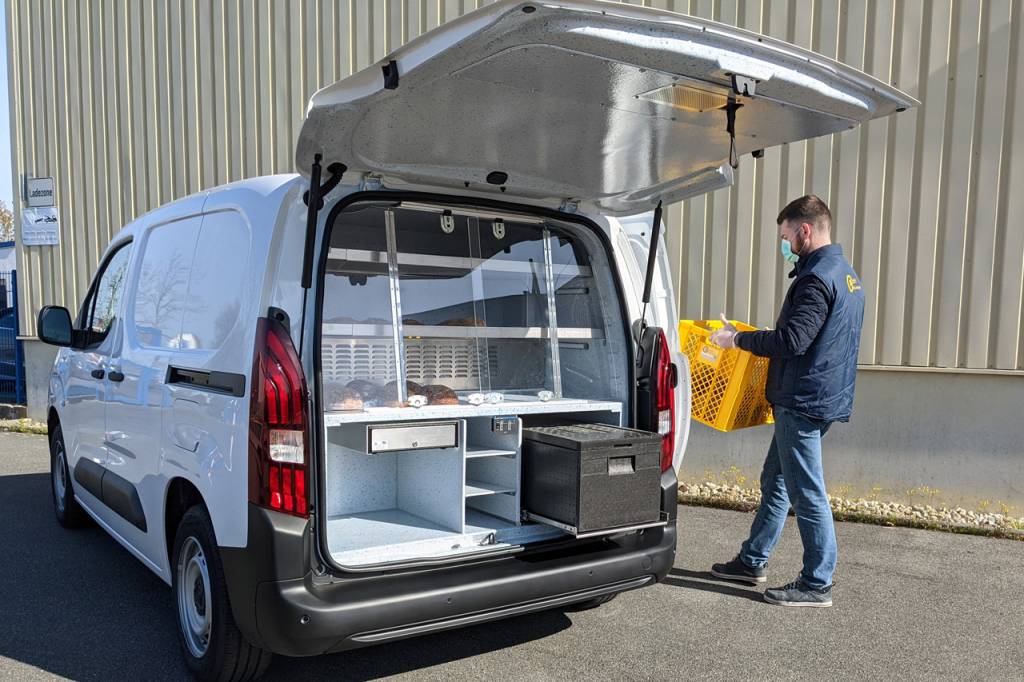 Renault Transporter mit Trans-Lining Hygiene- und Frischdienstausbau