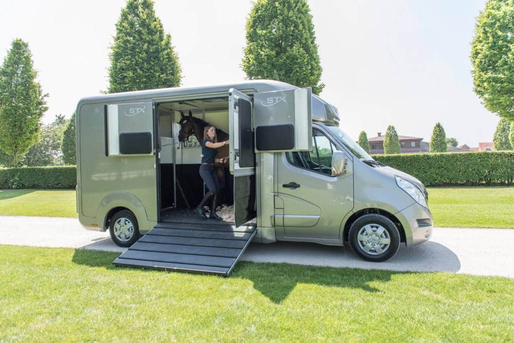 Renault Pferdetransporter von Horsetrucks Terhorst Autohaus Schouren