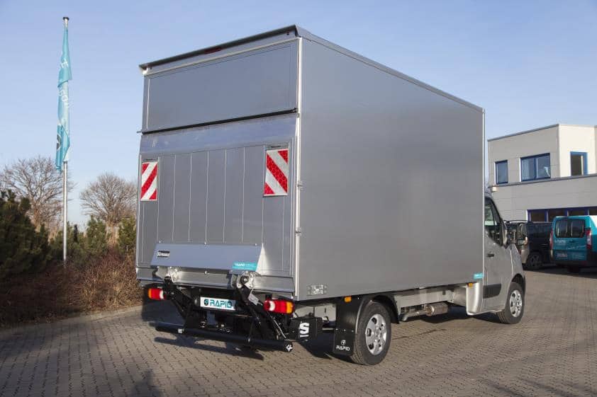 Renault Master mit Rapid Kofferaufbau Heckansicht