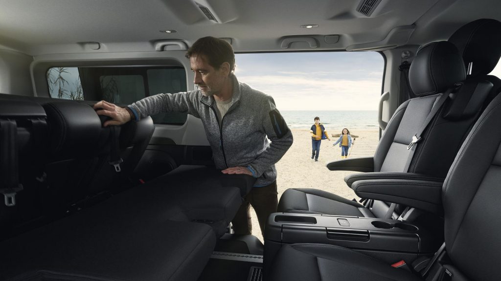 Neuer Innenraum mit höchster Kopffreiheit im Segment beim Renault TRAFIC Combi SpaceClass Autohaus Schouren